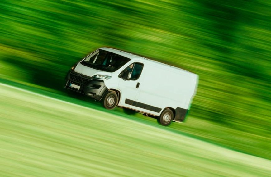 Furgonetas de trabajo para autónomos que pueden deducir gastos al 100 %