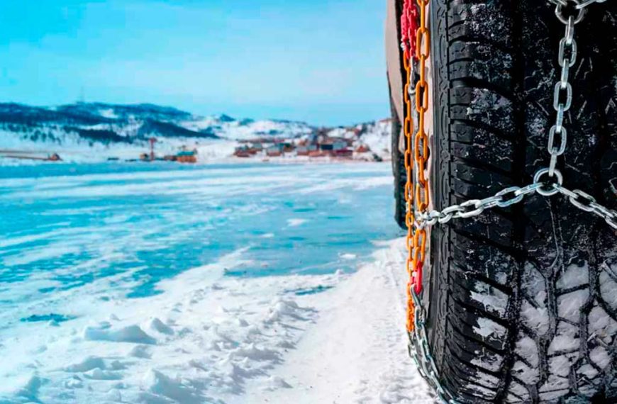 Cadenas metálicas en neumático para conducción en nieve