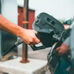 ¿Cuál es el mejor día para echar gasolina? Guía para ahorrar en carburante
