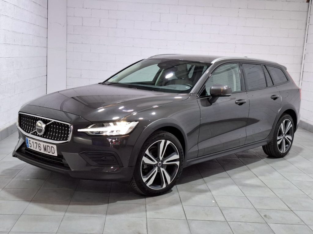 Volvo XC40 Cross Country 2.0 B4 (D) AWD Core Auto